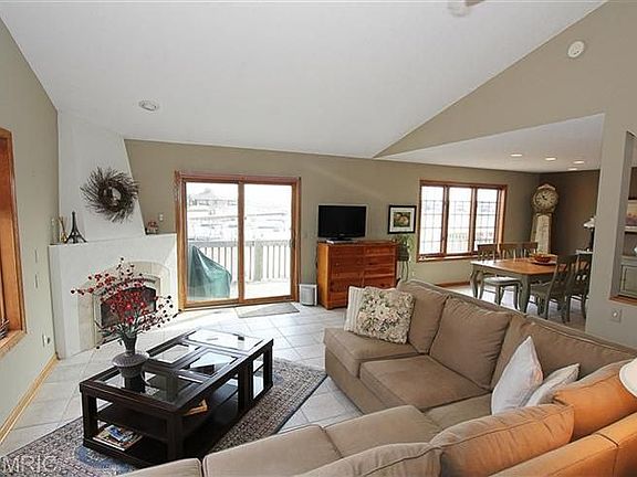 4th image of 1472 W Harbour Towne Cir