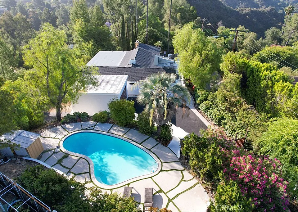 2600 Topanga Skyline Dr
