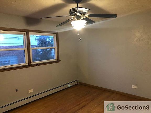 3rd image of 15020 Woodlawn Ave APT 3