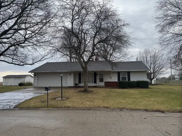 100 Hazelwood Dr, Wyanet, IL 61379