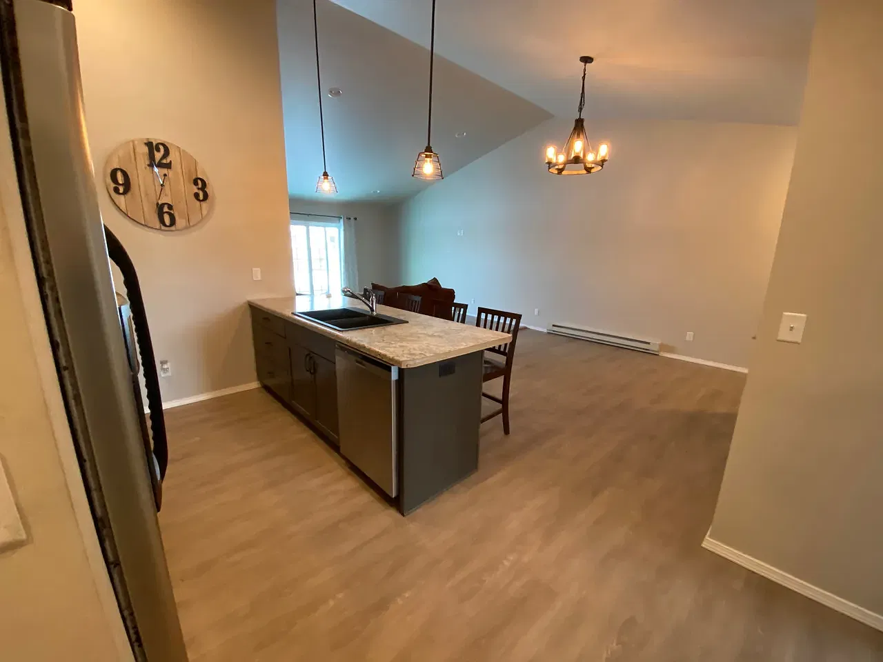 2 bed, $1,250 — Photo 2