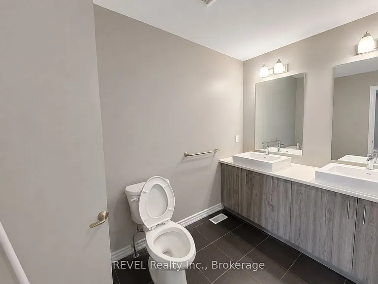 4 McLaughlin St — Photo 12