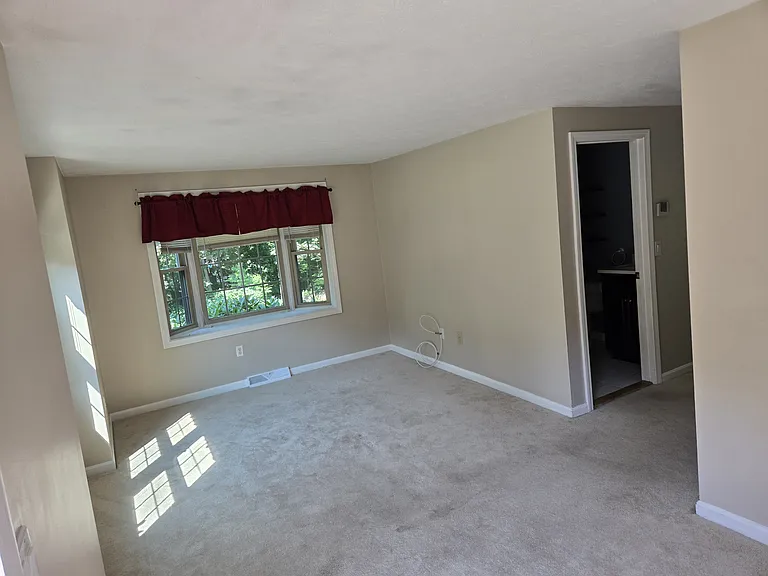 42 Andover Down — Photo 3