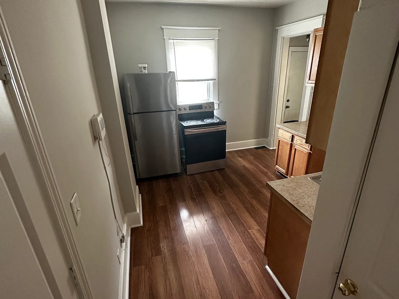3 bed, 1.5 bath, 1200 sqft, $1,200 — Photo 3
