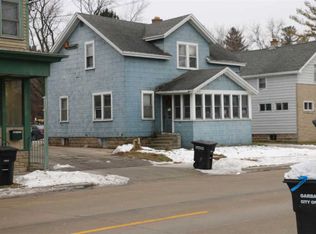 1123 W New York Ave, Oshkosh, WI 54901