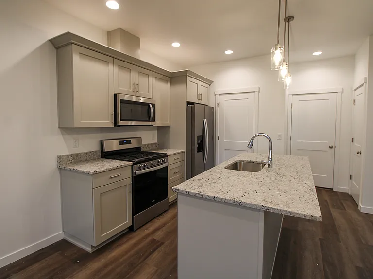 1684 SE Barberry Ave — Photo 5