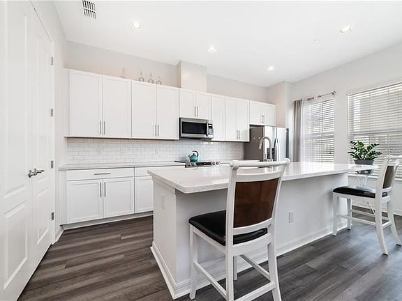4th image of 160 Sun Palm Ln