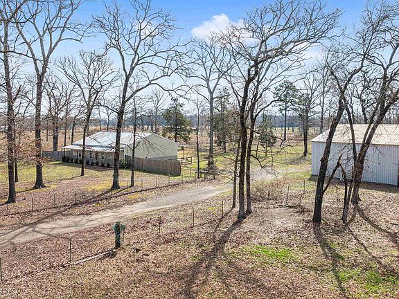 3rd image of 657 County Road 4103