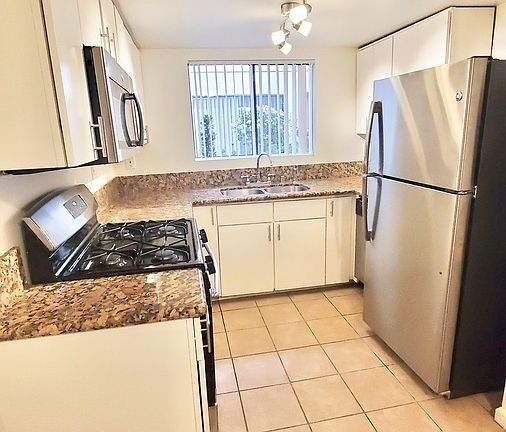 2nd image of 1014 E Acacia Ave #212