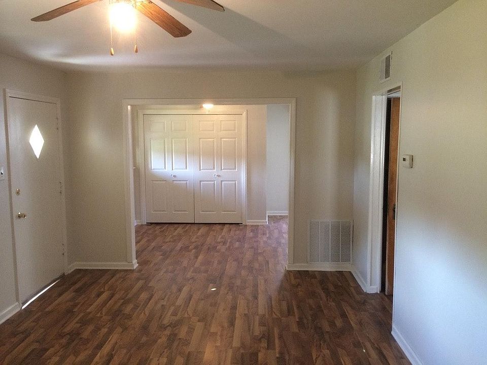 13921 S Hoxie Ave, Burnham, IL 60633 Zillow