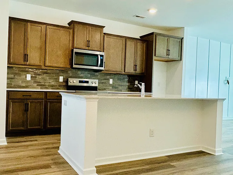 7121 Fisk Dr NE — Photo 12