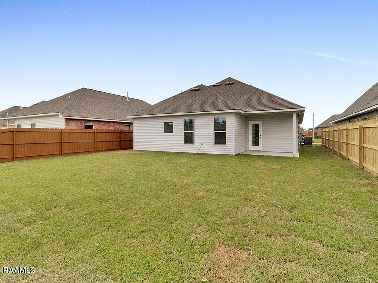 111 Segovia Way — Photo 23