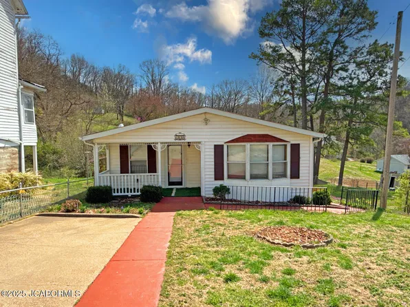 206 Church Hill St, Bonnots Mill, MO 65016