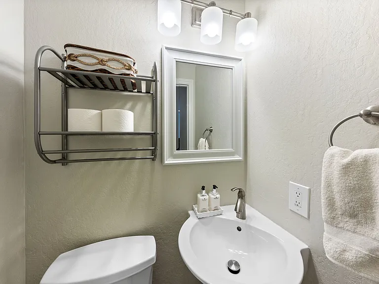 431 Woodminster Dr — Photo 16