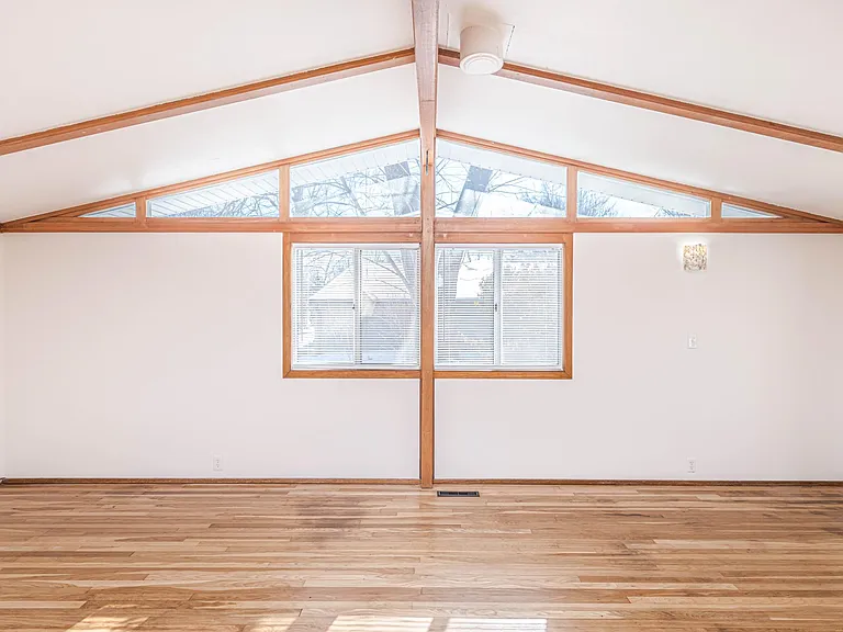 407 Bourn Ave — Photo 11