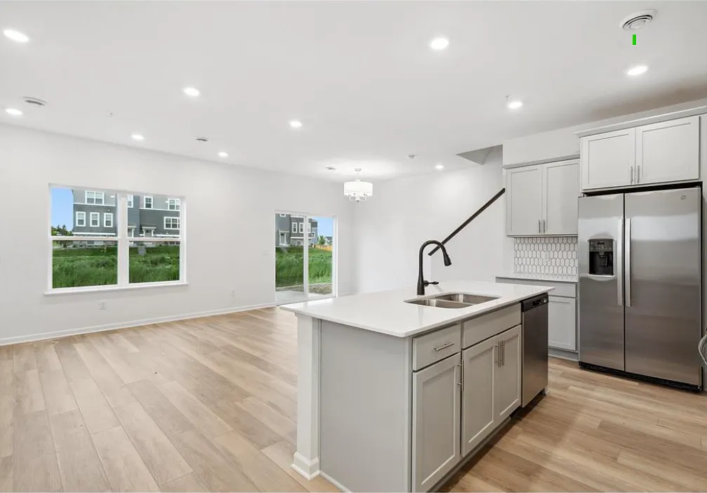 Building Photo - 13644 Busch Ln