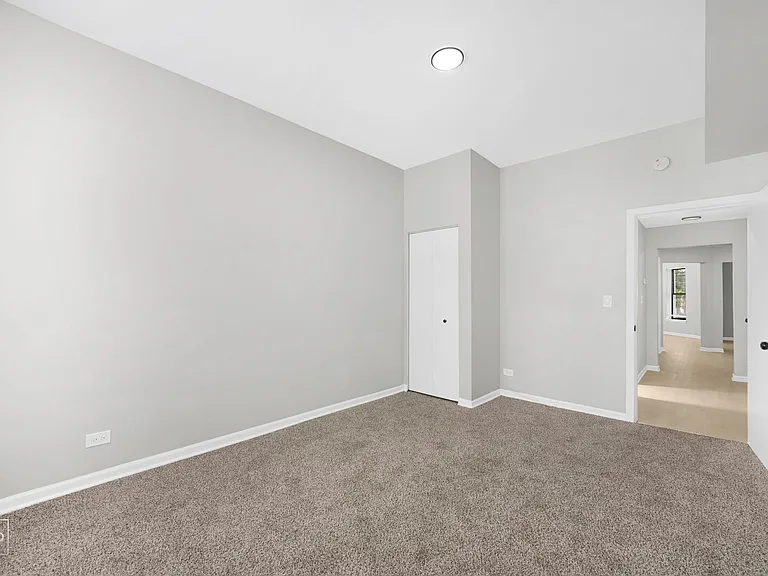 5051 S Forrestville — Photo 42