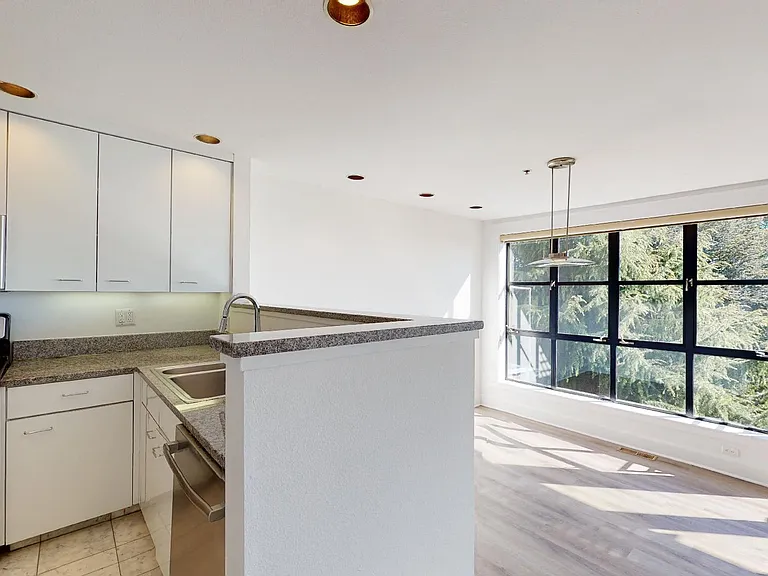 215 Upper Ter — Photo 3
