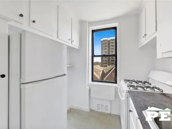 414 Elmwood Avenue image 16 of 26