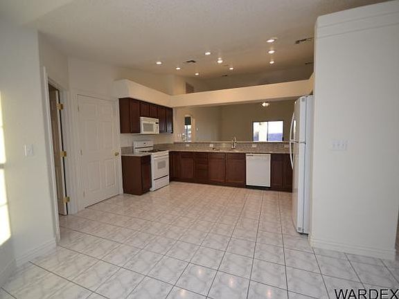 4th image of 2178 E Amber Dr