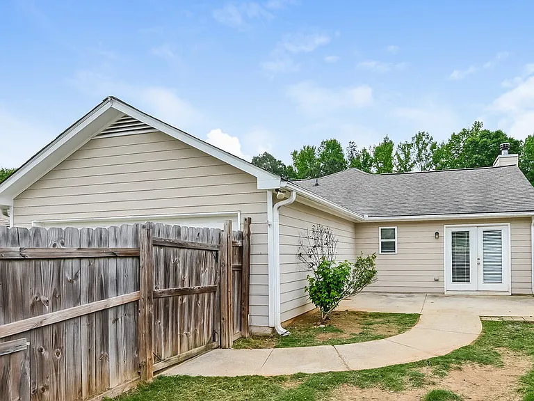 505 Walnut Woods Dr — Photo 15