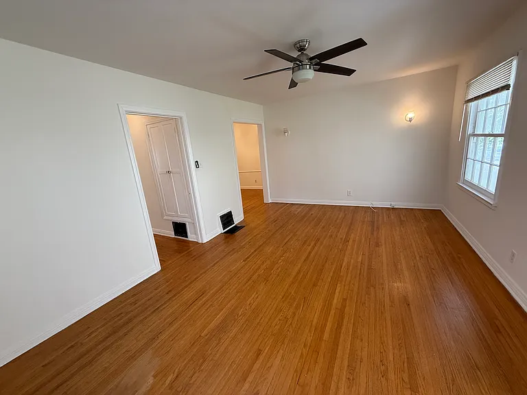 1640 Malcolm Ave #1/2 — Photo 2