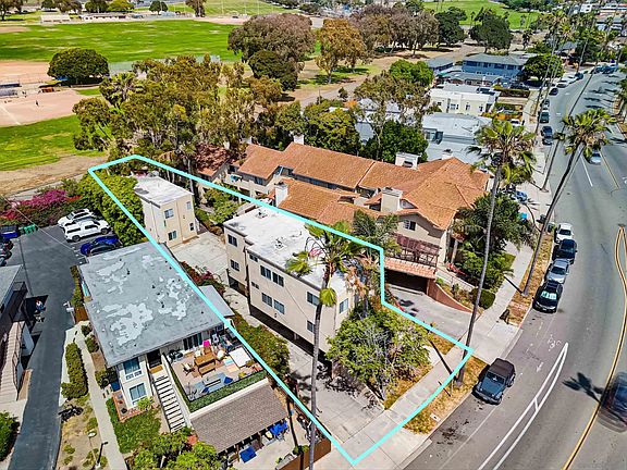 2nd image of 4934-36 W Point Loma Blvd