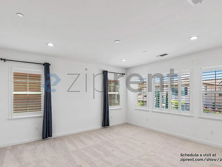 350 E Huntley Ave — Photo 26