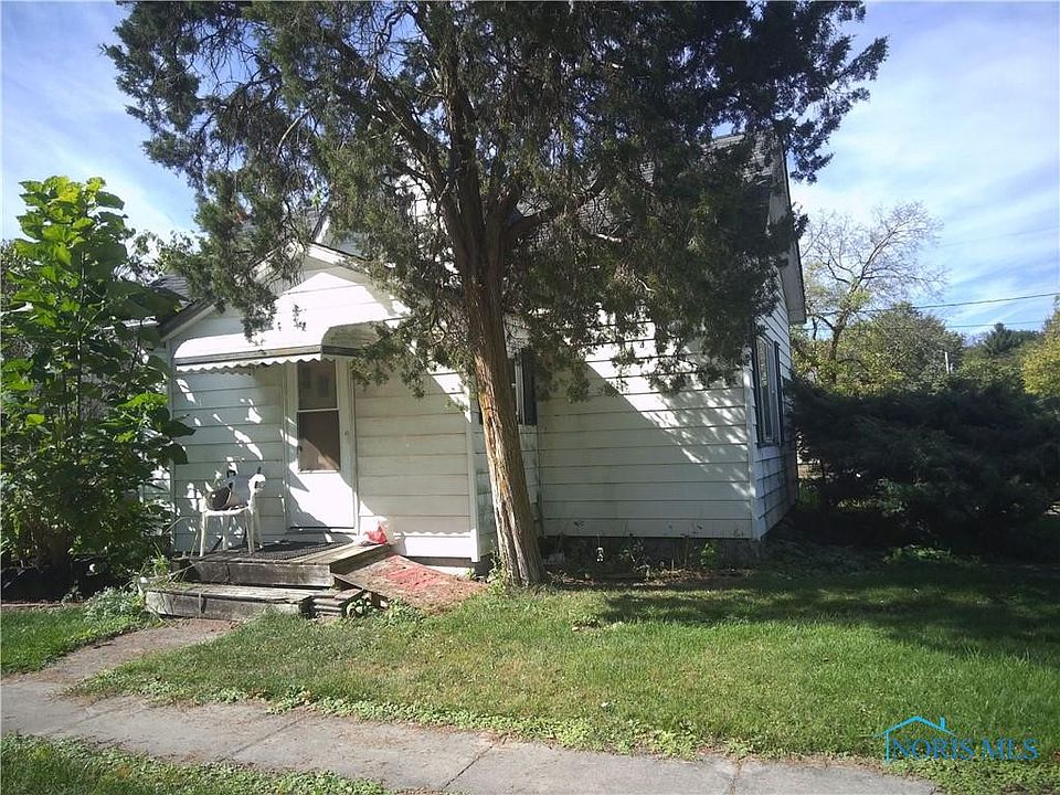 2nd image of 1003 Charles St
