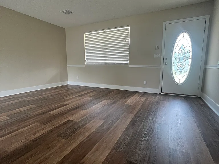 7649 Hillside Dr — Photo 5