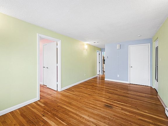 3rd image of 150 Wrentham St APT 9