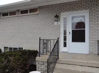 165 Summit View Ct, White Lake, MI 48386