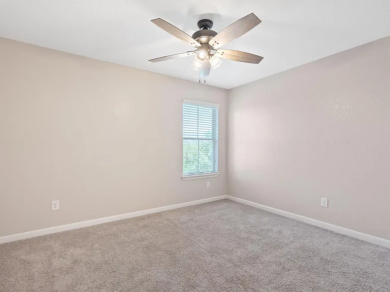 307 Parkside Dr — Photo 27