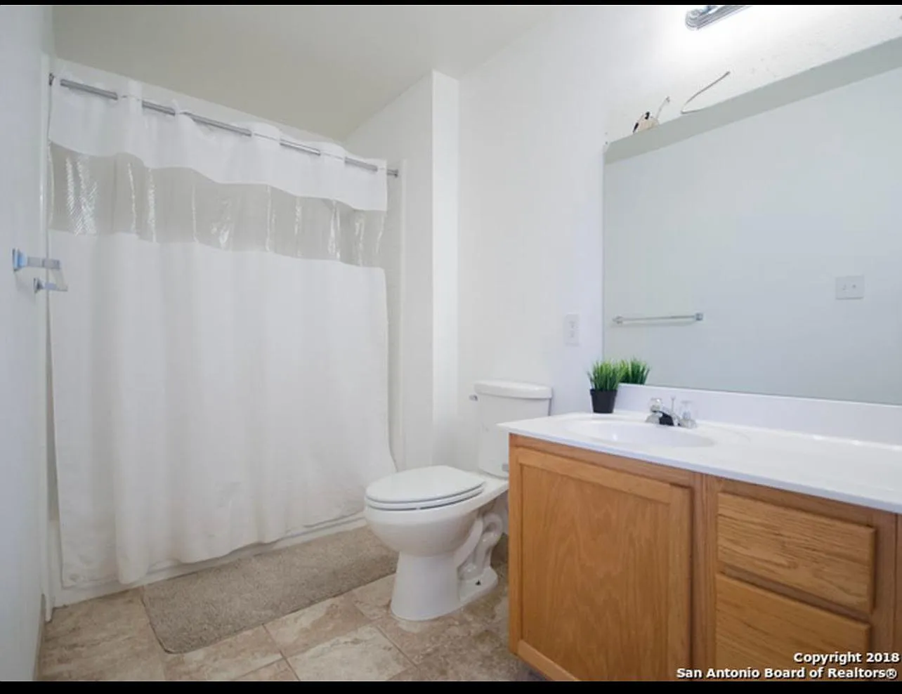 5 bed, 3.5 bath, 2676 sqft, $2,400 — Photo 2