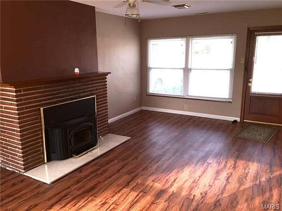 4th image of 35 E Cardigan Dr