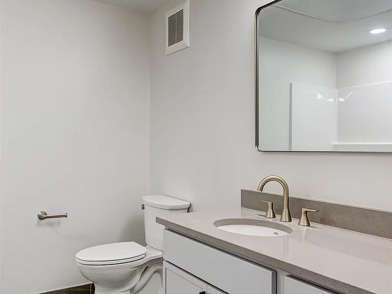 2059 Lafayette Rd #204 — Photo 7