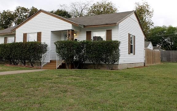 2nd image of 1401 Marion Dr