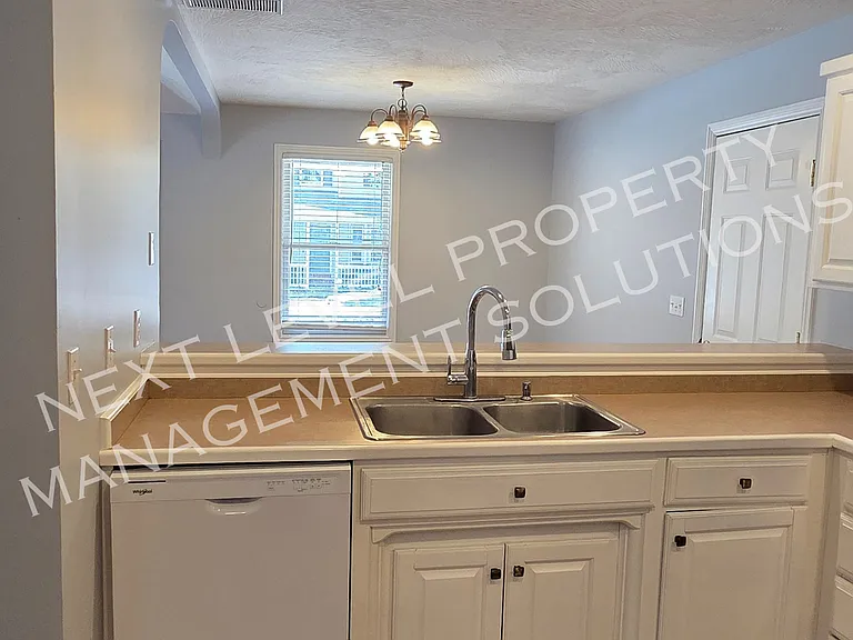 613 E Kimberly — Photo 10