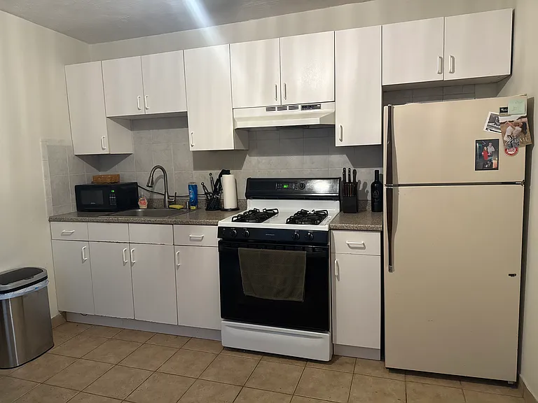 156 Salem St #3R — Photo 4