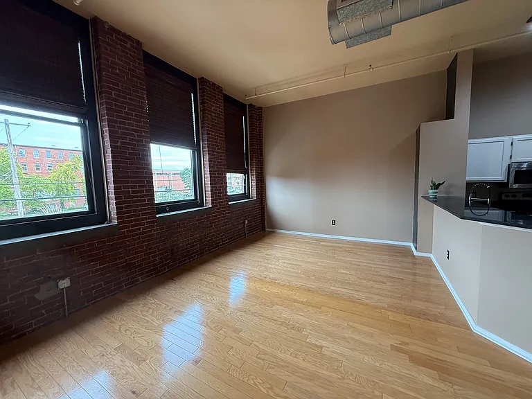 200 Main St #209 — Photo 2