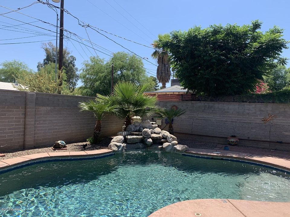 2nd image of 2548 E Kleindale Rd