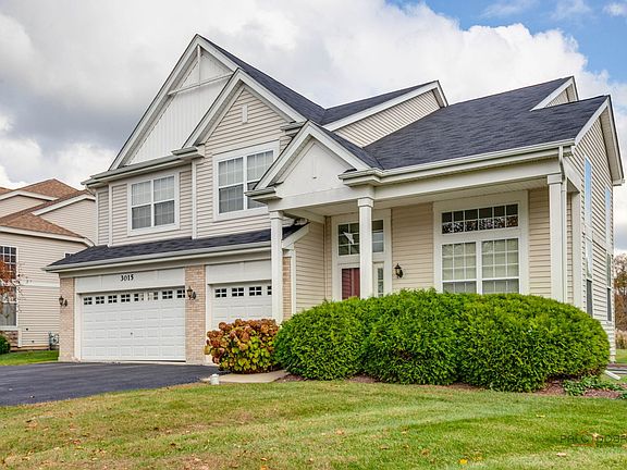 2nd image of 3015 Monterey Ln