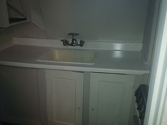 4th image of 88 Henry St #3C
