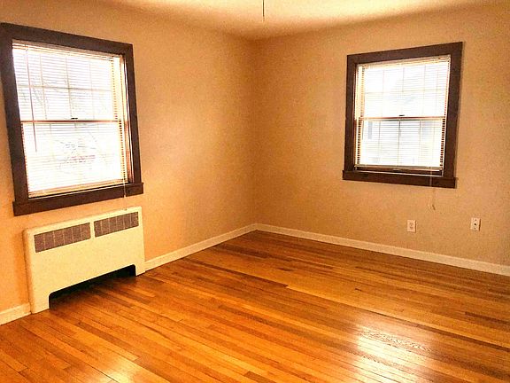5th image of 30 S Pershing Ave APT 4