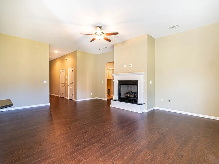 4870 N Castlewood Ln Duplex — Photo 3