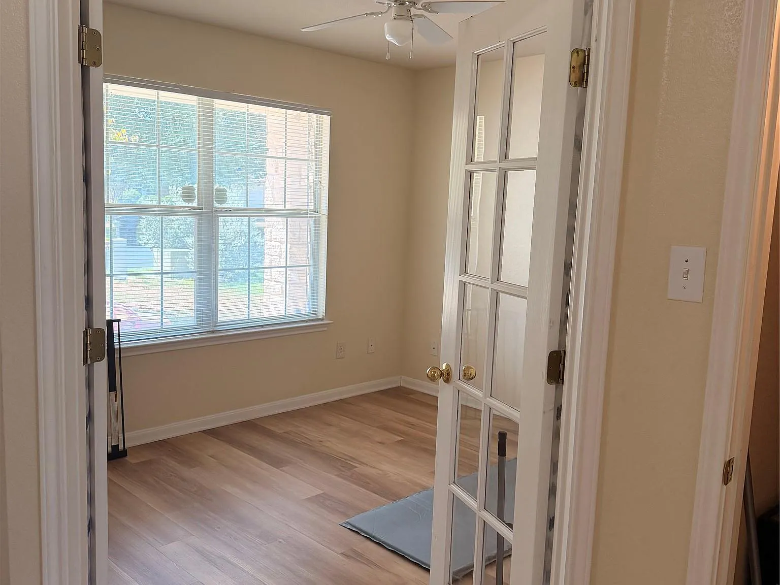 3 bed, 2.5 bath, 2142 sqft, $2,150 — Photo 3