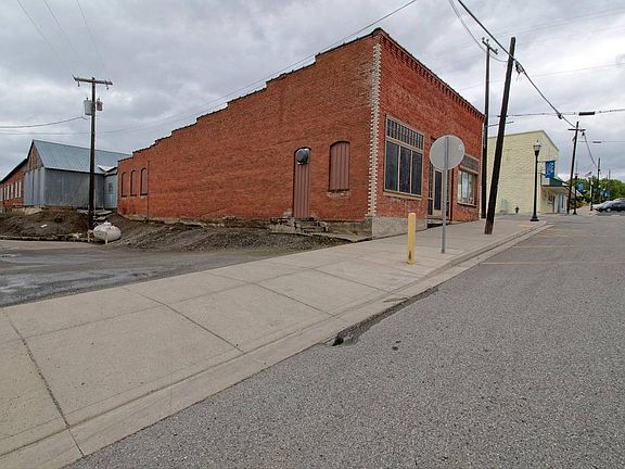 2nd image of 101 N Railroad