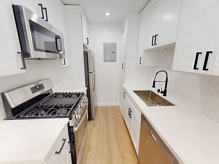 Welcome Home || Newly Upgraded Weho Apt || Free Rent! — Photo 3