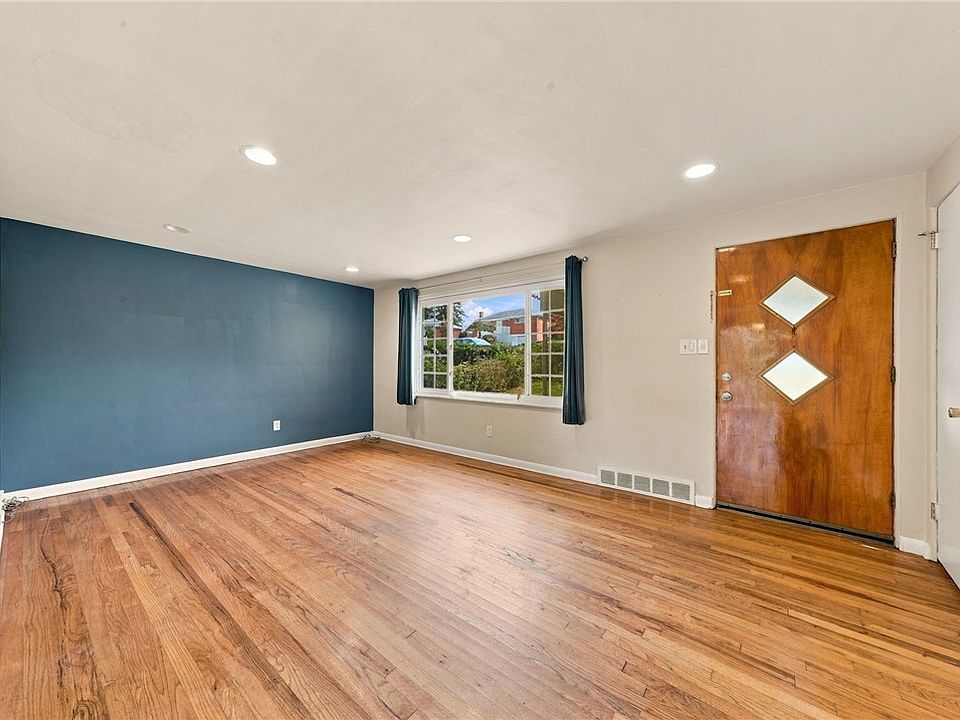 1st image of 146 W Patty Ln