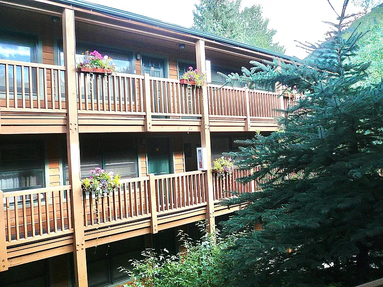 914 Waters Ave #6 — Photo 1